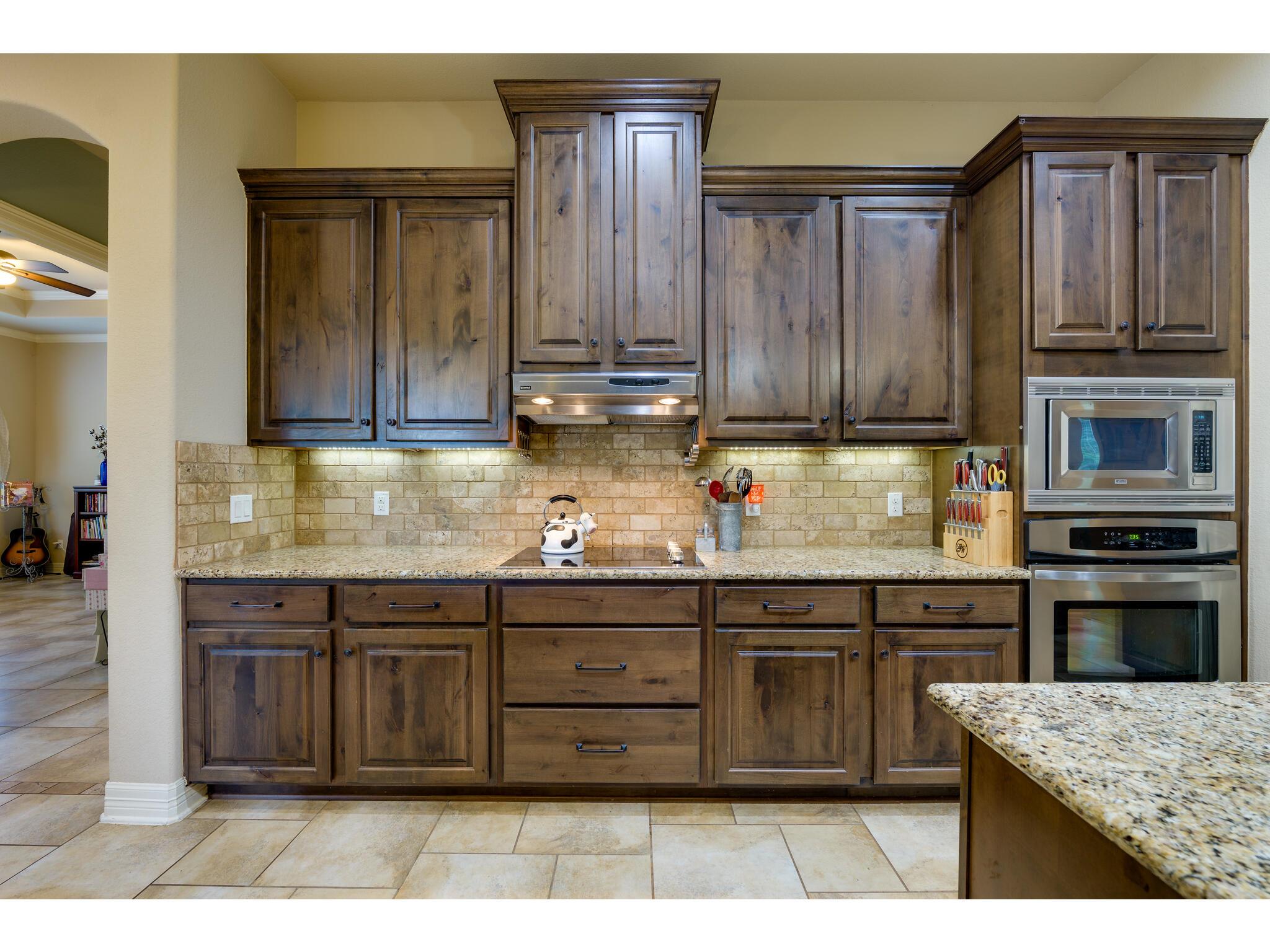 30201 LIVE OAK Trl, Georgetown, TX 78633