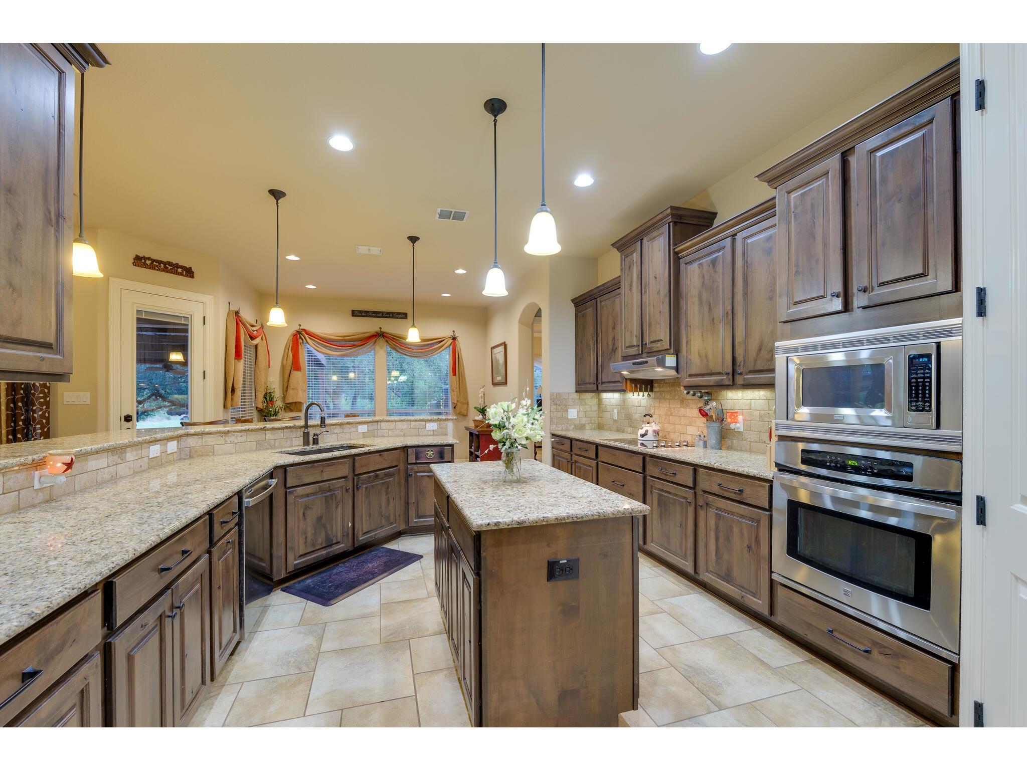 30201 LIVE OAK Trl, Georgetown, TX 78633
