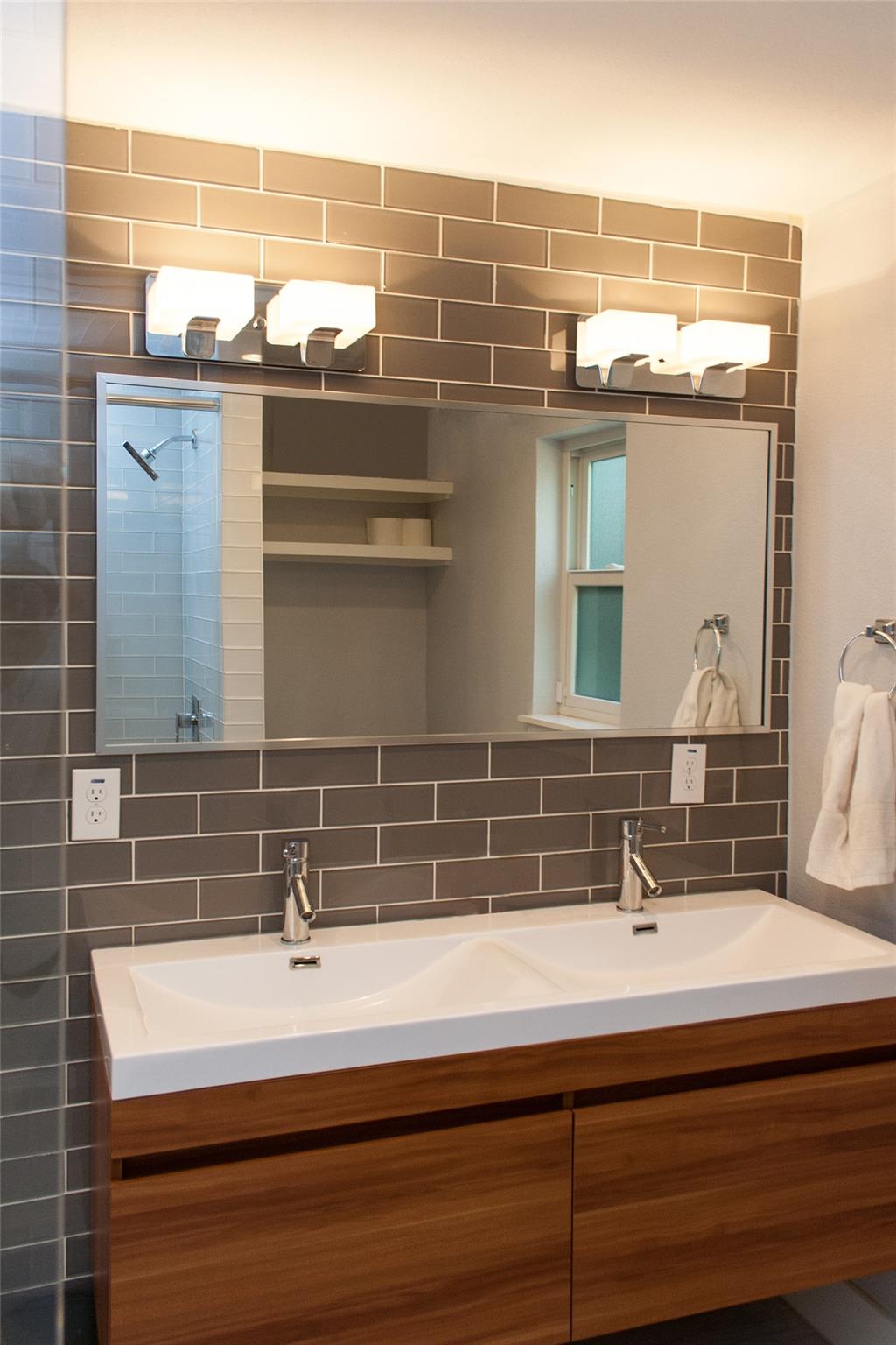 903 Herndon Ln, Austin, TX 78704