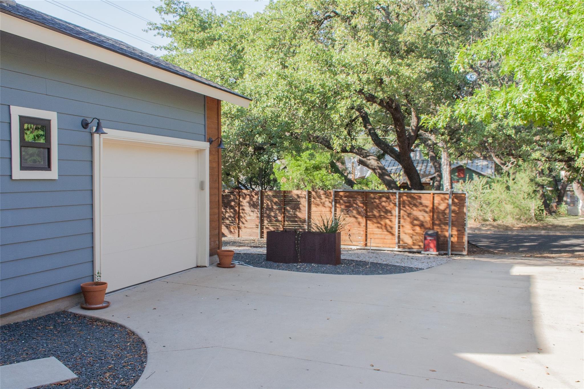 903 Herndon Ln, Austin, TX 78704