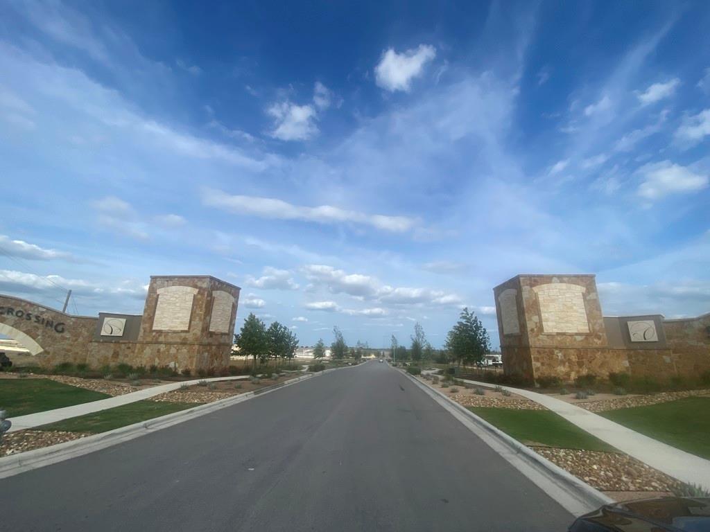 201 Crescent Park dr, Jarrell, TX 76537