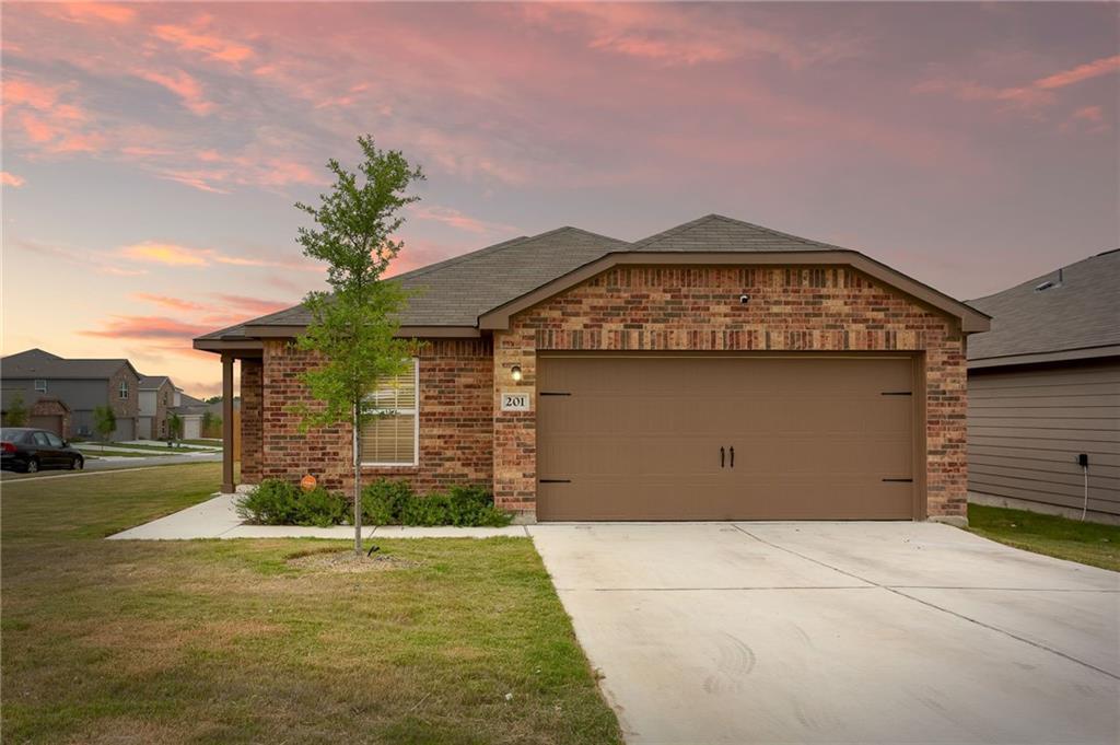 201 Crescent Park dr, Jarrell, TX 76537
