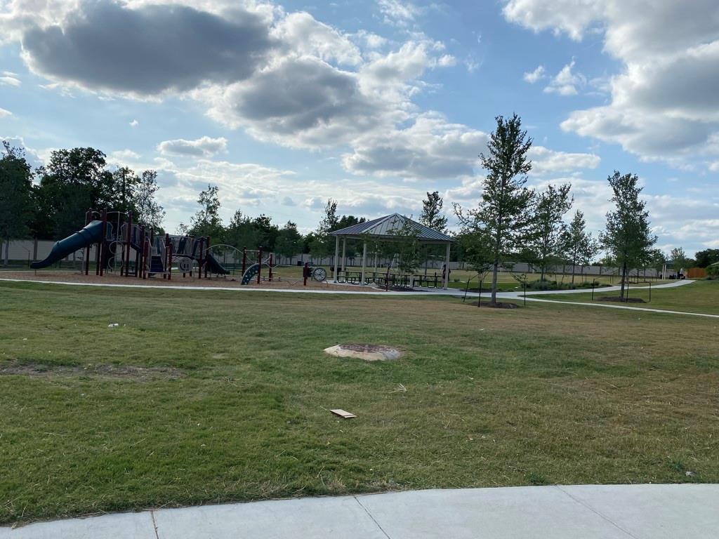 201 Crescent Park dr, Jarrell, TX 76537