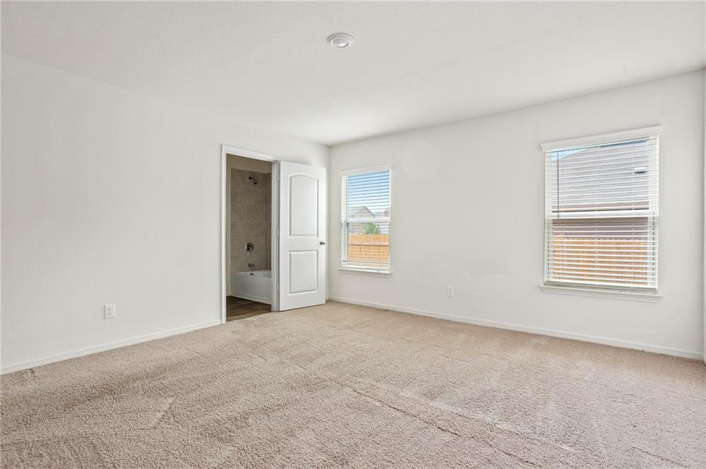 201 Crescent Park dr, Jarrell, TX 76537