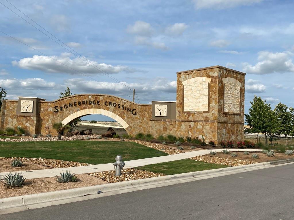 201 Crescent Park dr, Jarrell, TX 76537