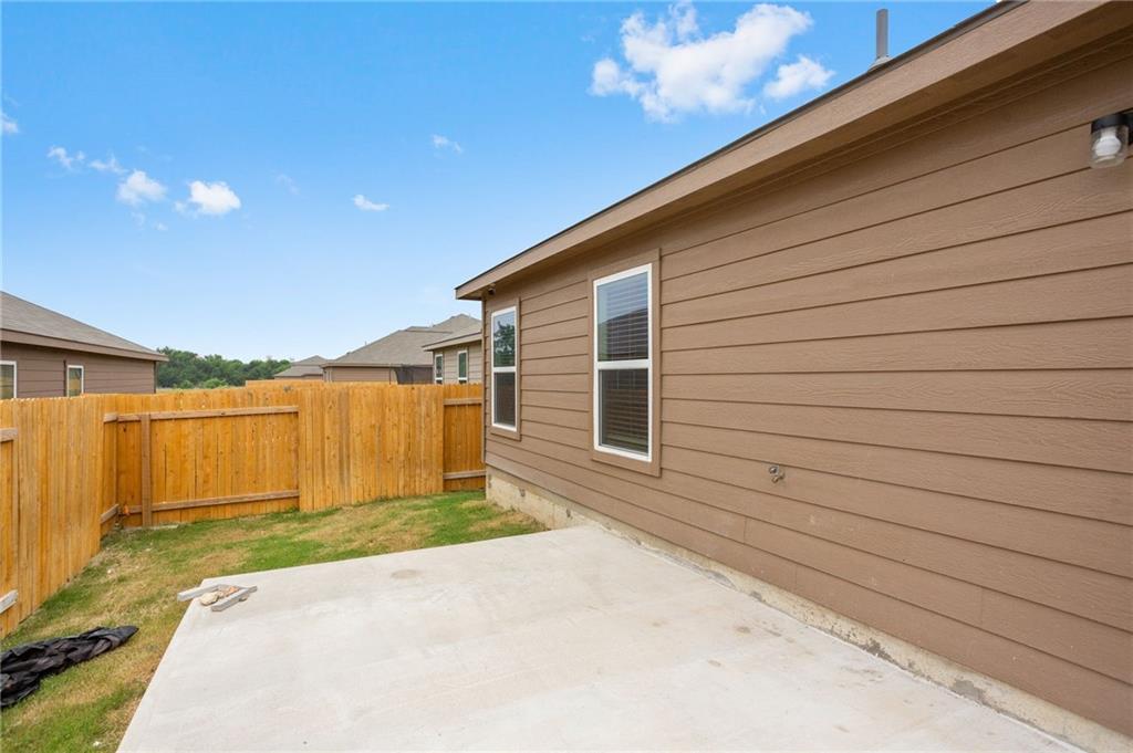 201 Crescent Park dr, Jarrell, TX 76537