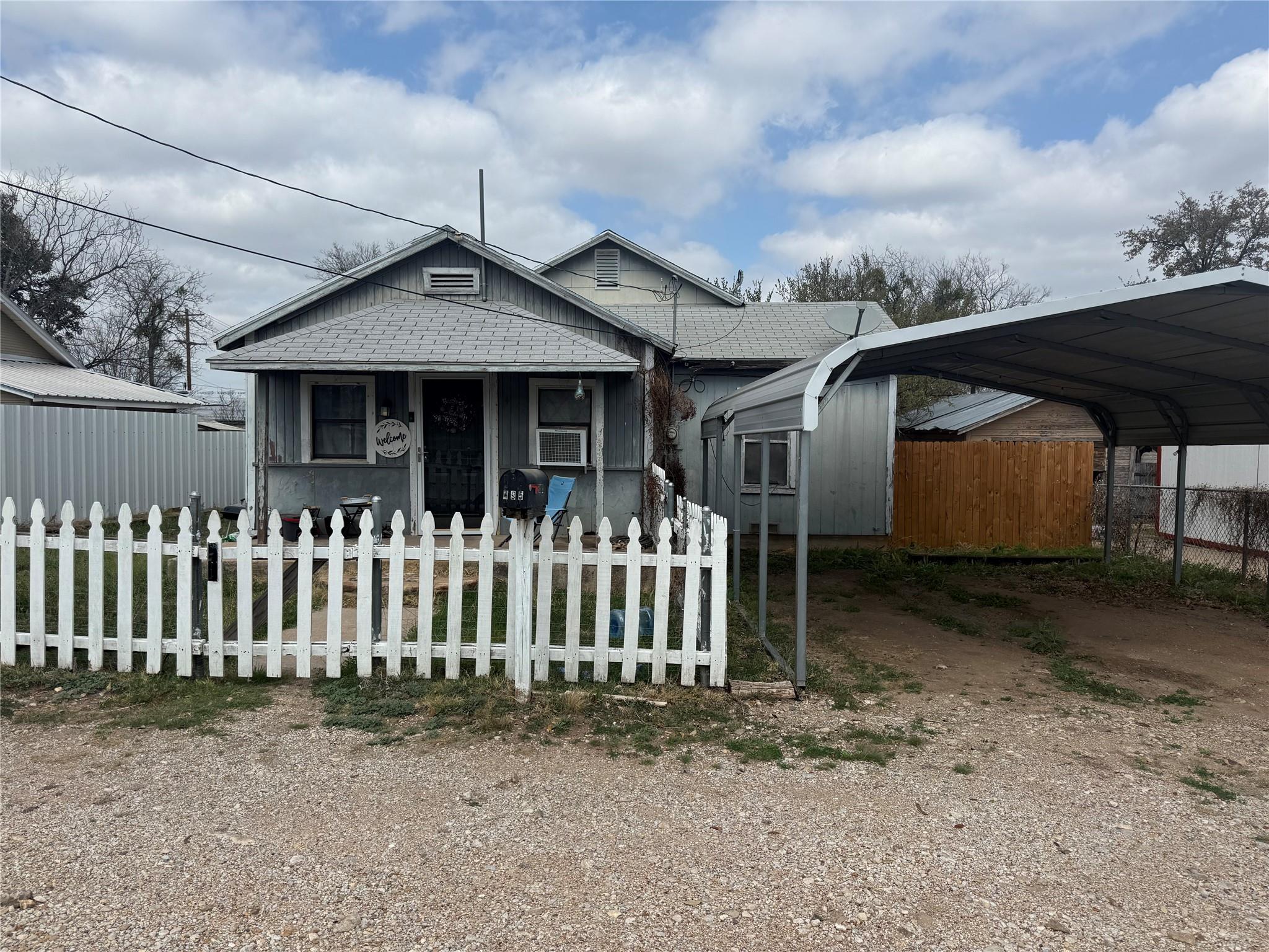405 E 5th St, Brady, TX 76825