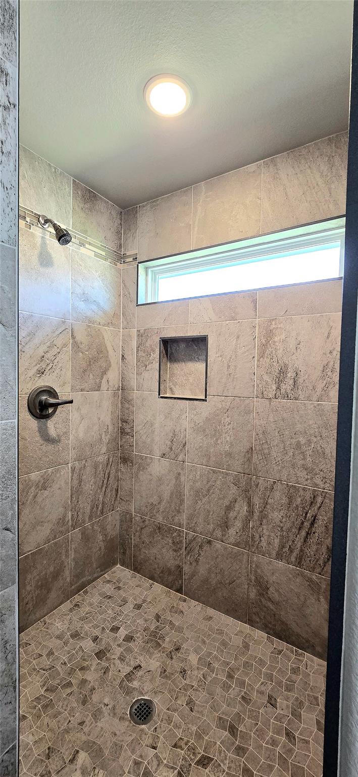 136 Mike Warner Dr, Burnet, TX 78611