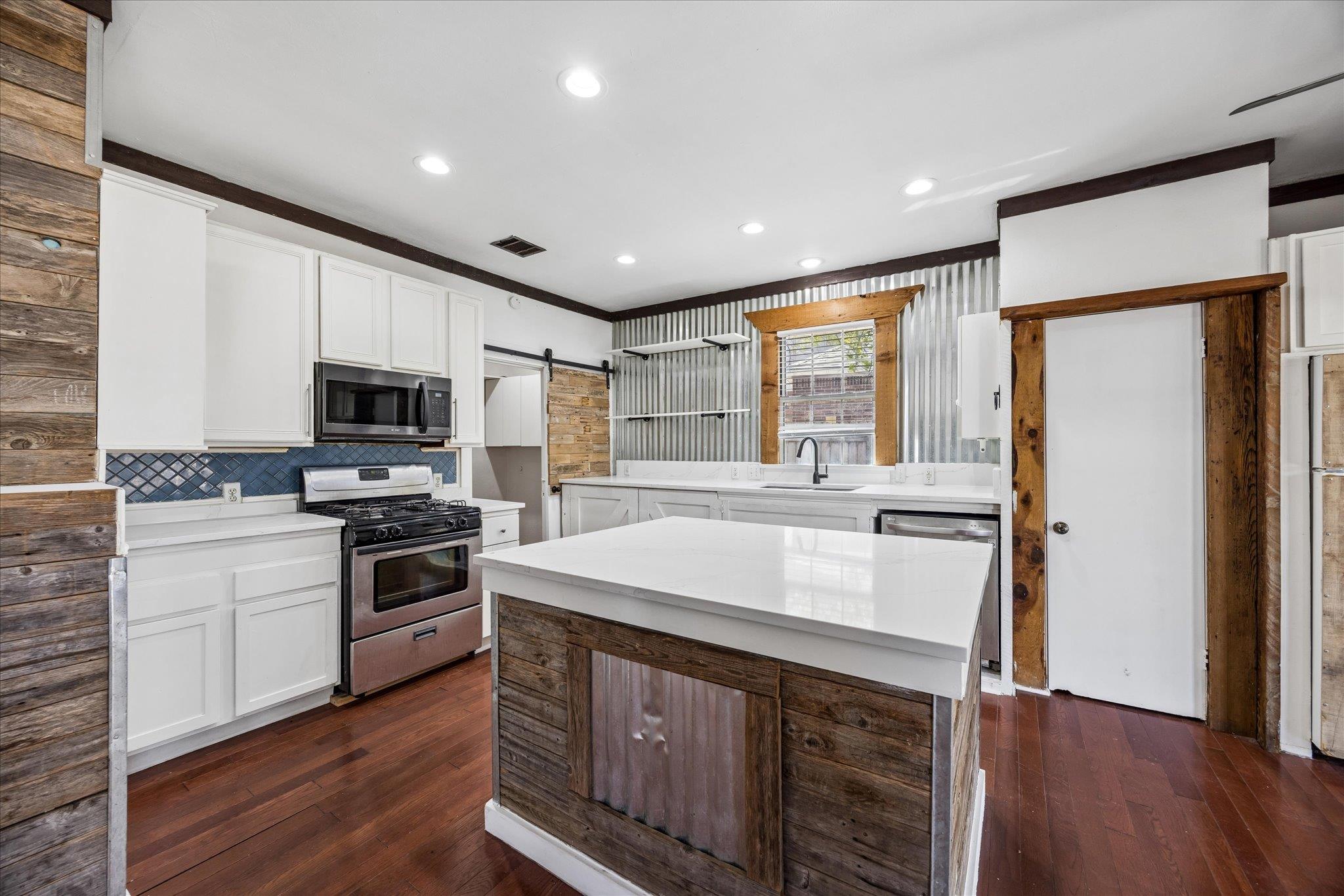 6502 Bramber Ln, Austin, TX 78754