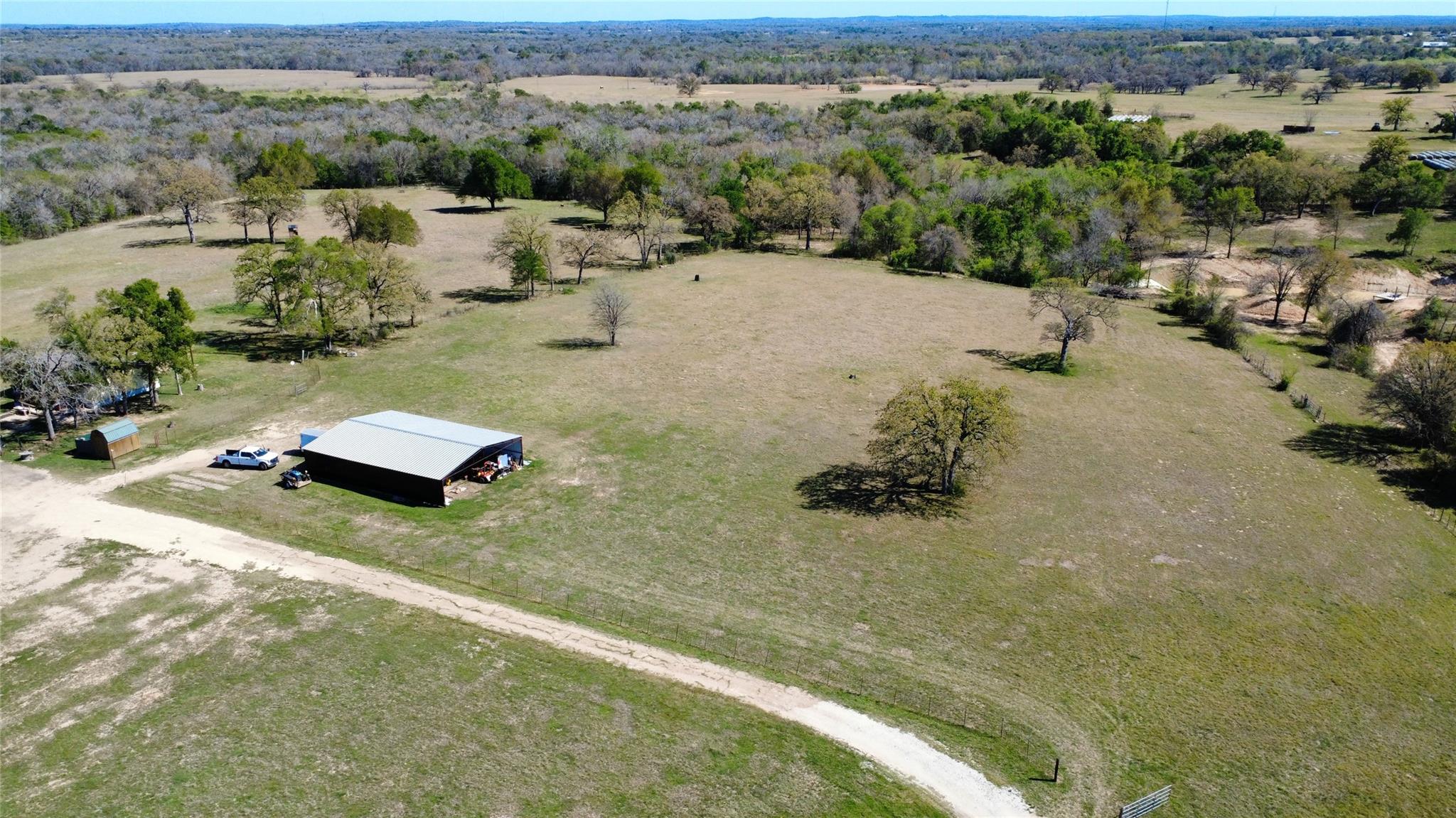 1042 Los Ranchitos Rd, Cameron, TX 76520