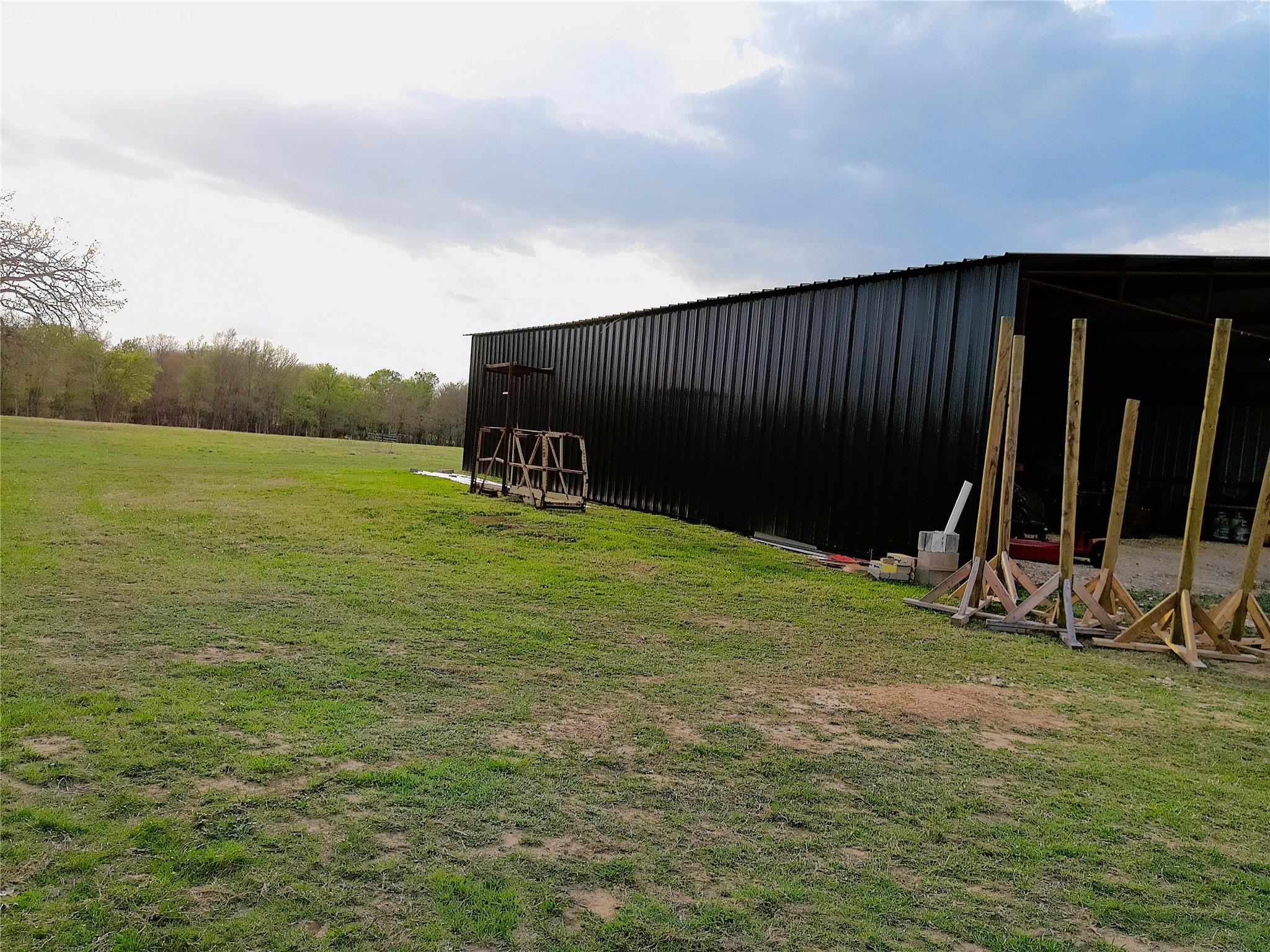 1042 Los Ranchitos Rd, Cameron, TX 76520