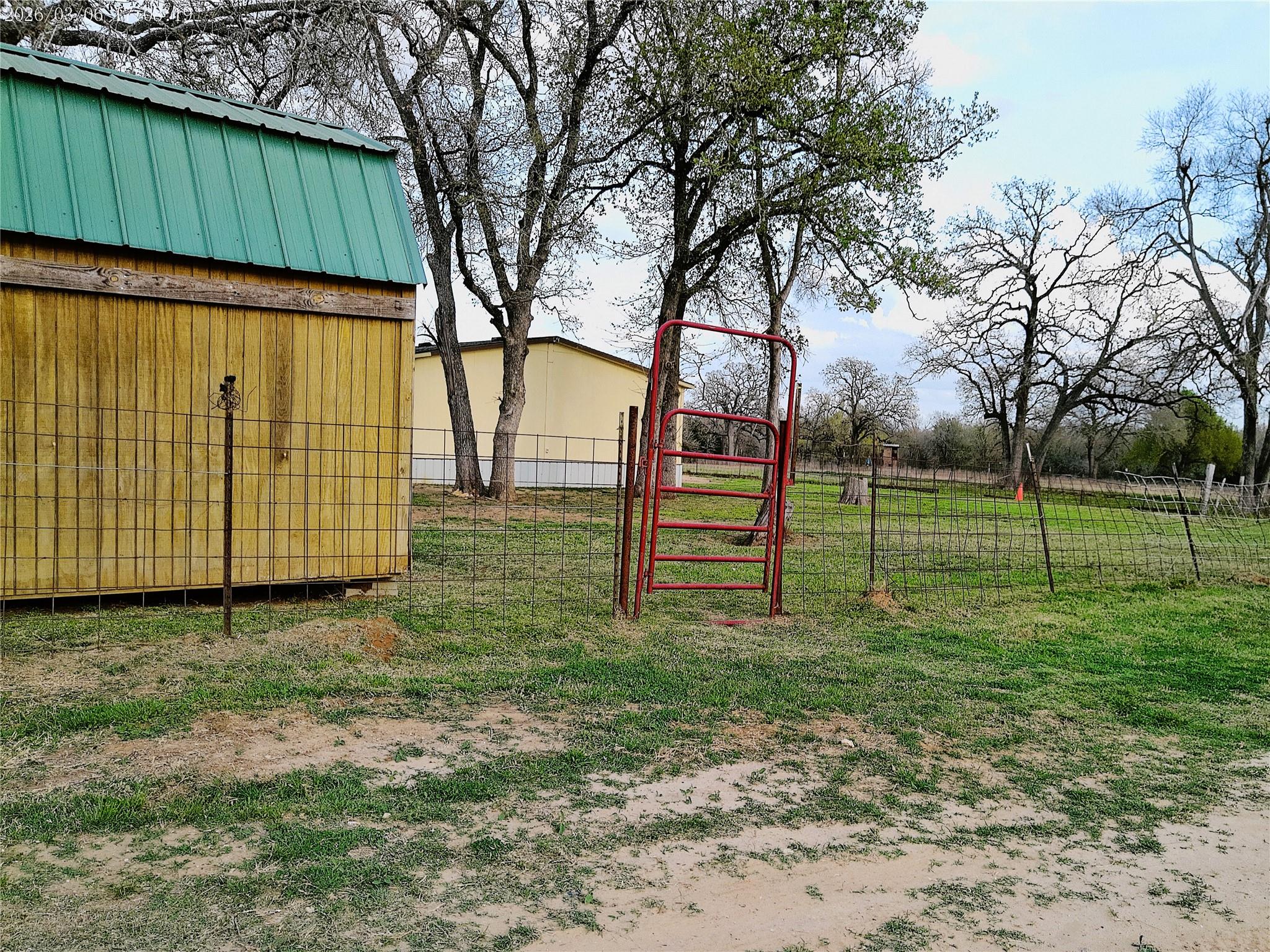 1042 Los Ranchitos Rd, Cameron, TX 76520