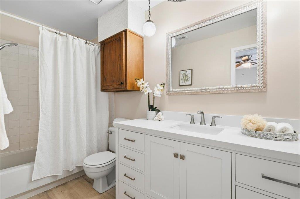 7702 Fenton Cv, Austin, TX 78736