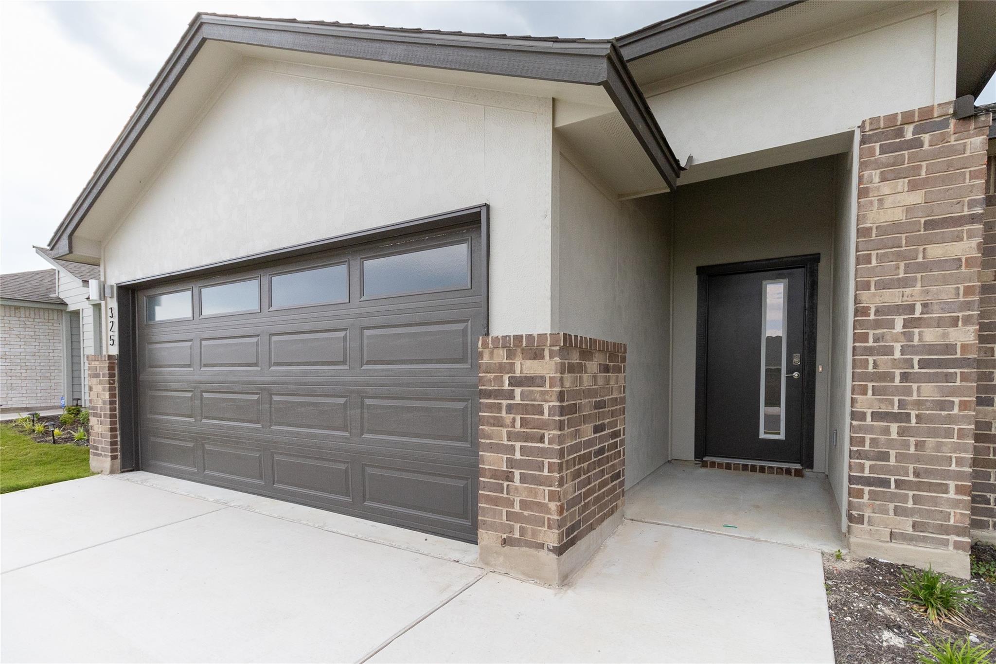 325 Coda Xing, Georgetown, TX 78633