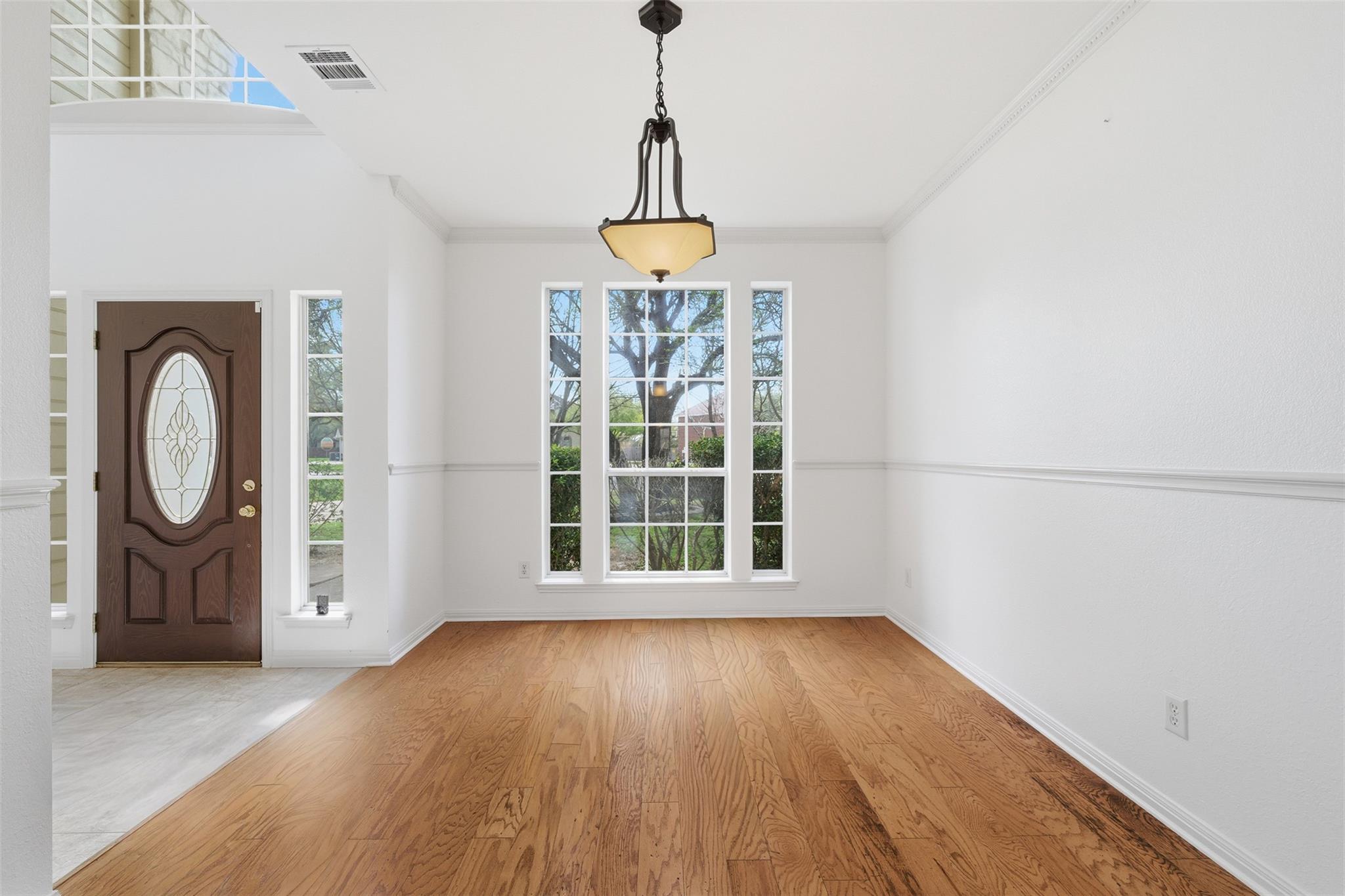 207 Silver Oak Dr, Round Rock, TX 78664