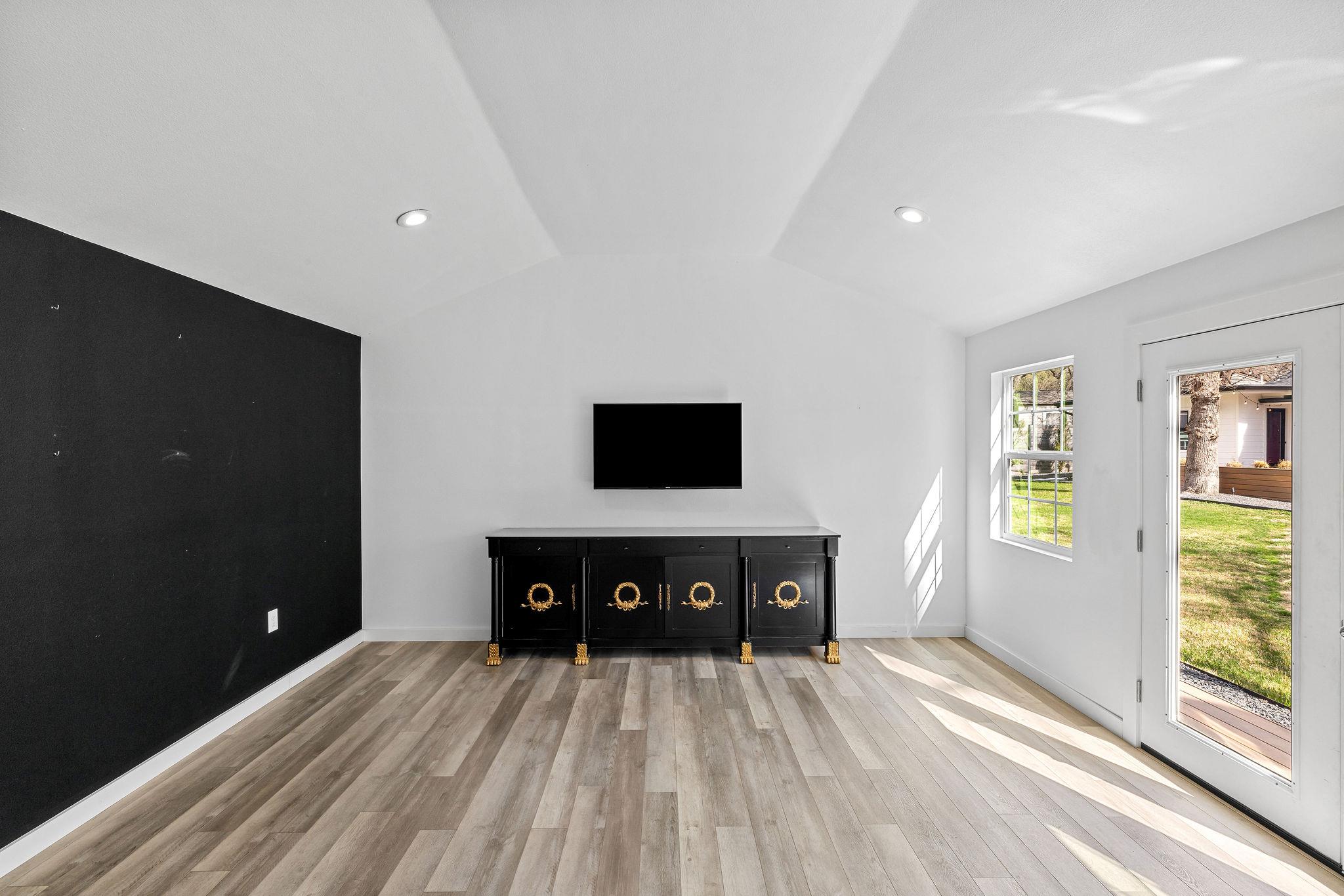 4002 Bradwood Rd, Austin, TX 78722