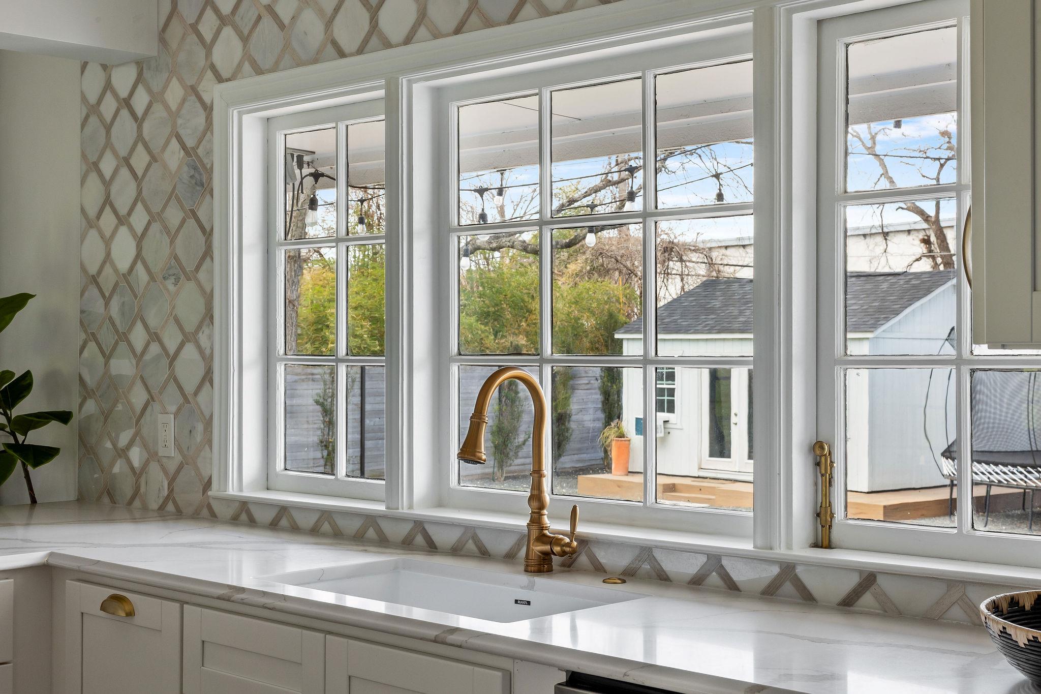 4002 Bradwood Rd, Austin, TX 78722