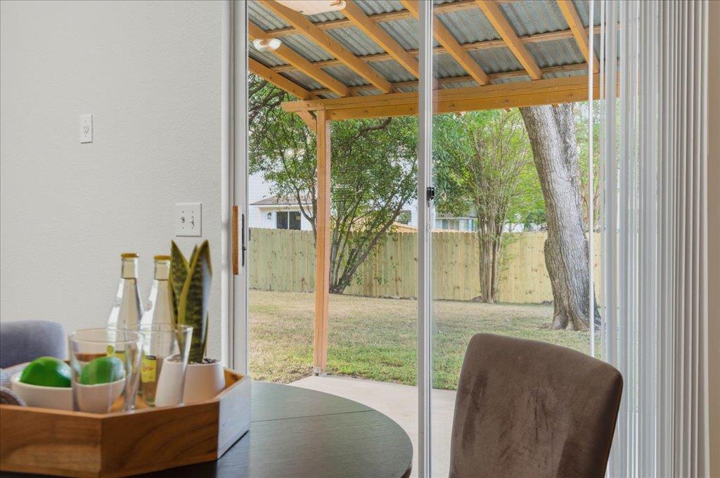 137 Crescent Dr, Buda, TX 78610