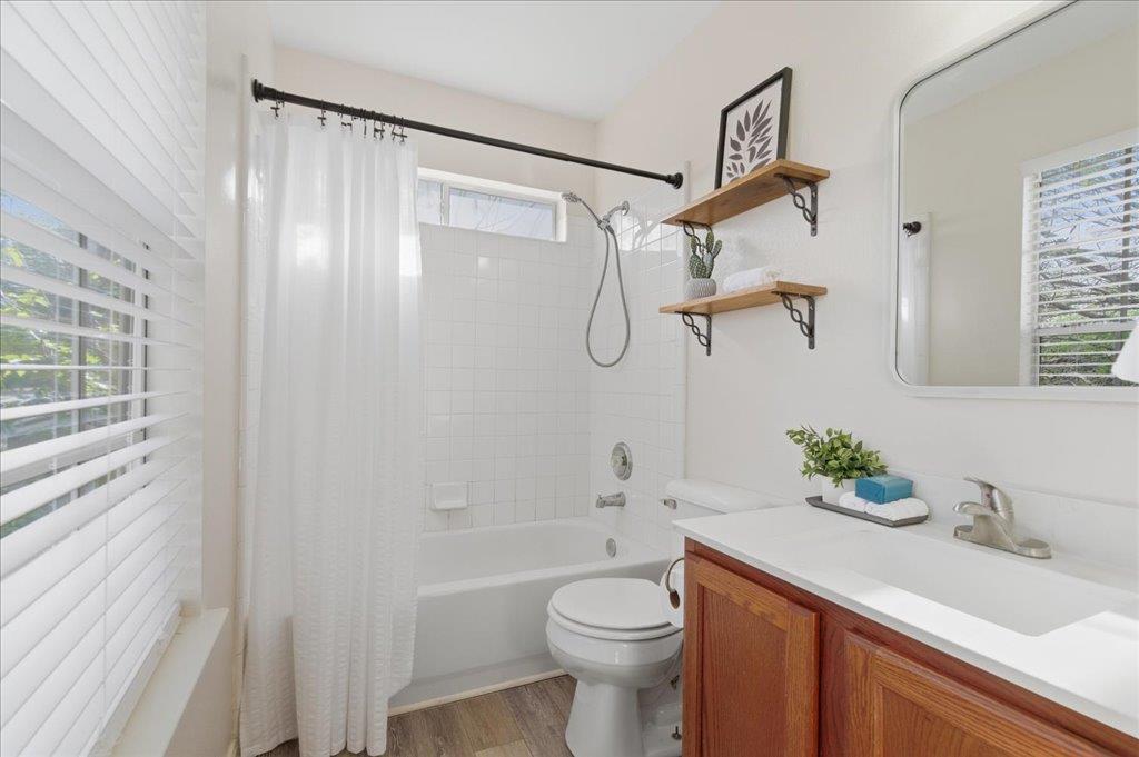 137 Crescent Dr, Buda, TX 78610