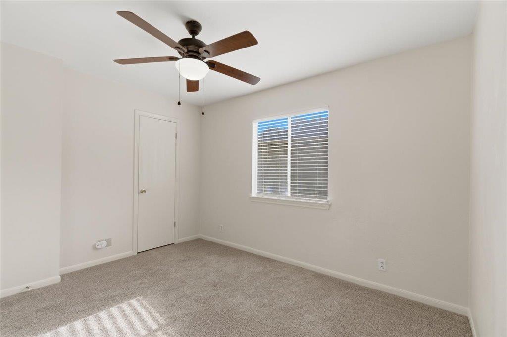 137 Crescent Dr, Buda, TX 78610