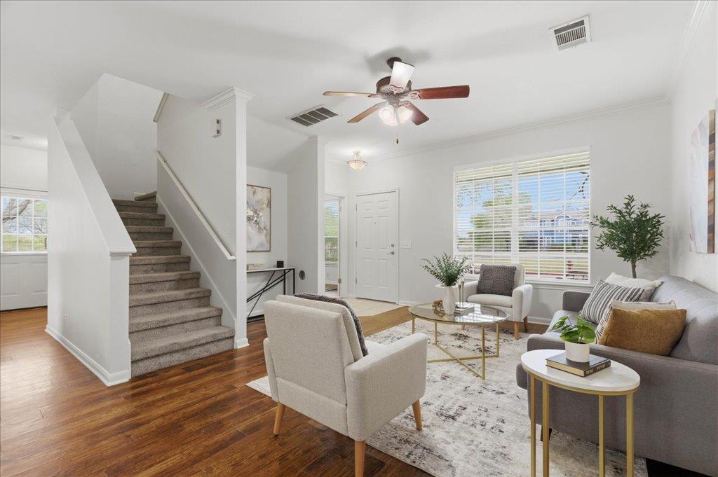 137 Crescent Dr, Buda, TX 78610