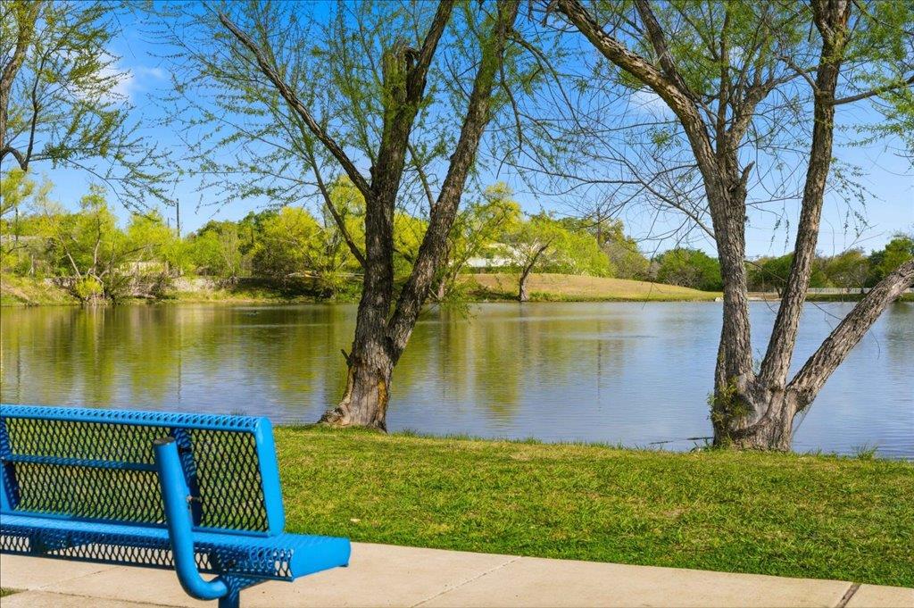 137 Crescent Dr, Buda, TX 78610