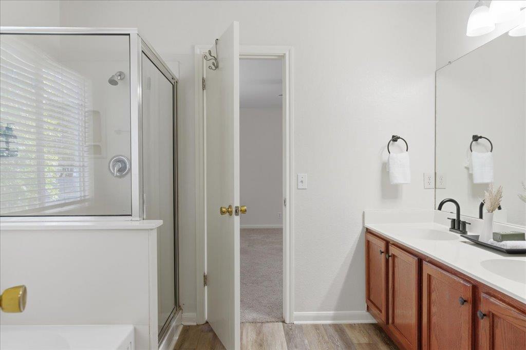 137 Crescent Dr, Buda, TX 78610