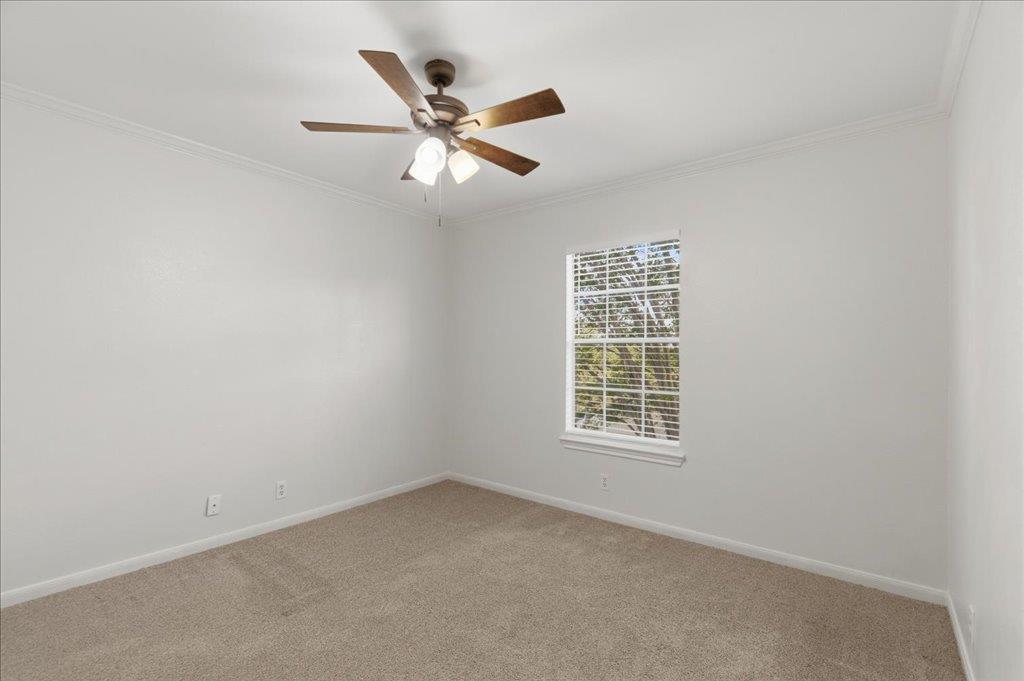 137 Crescent Dr, Buda, TX 78610