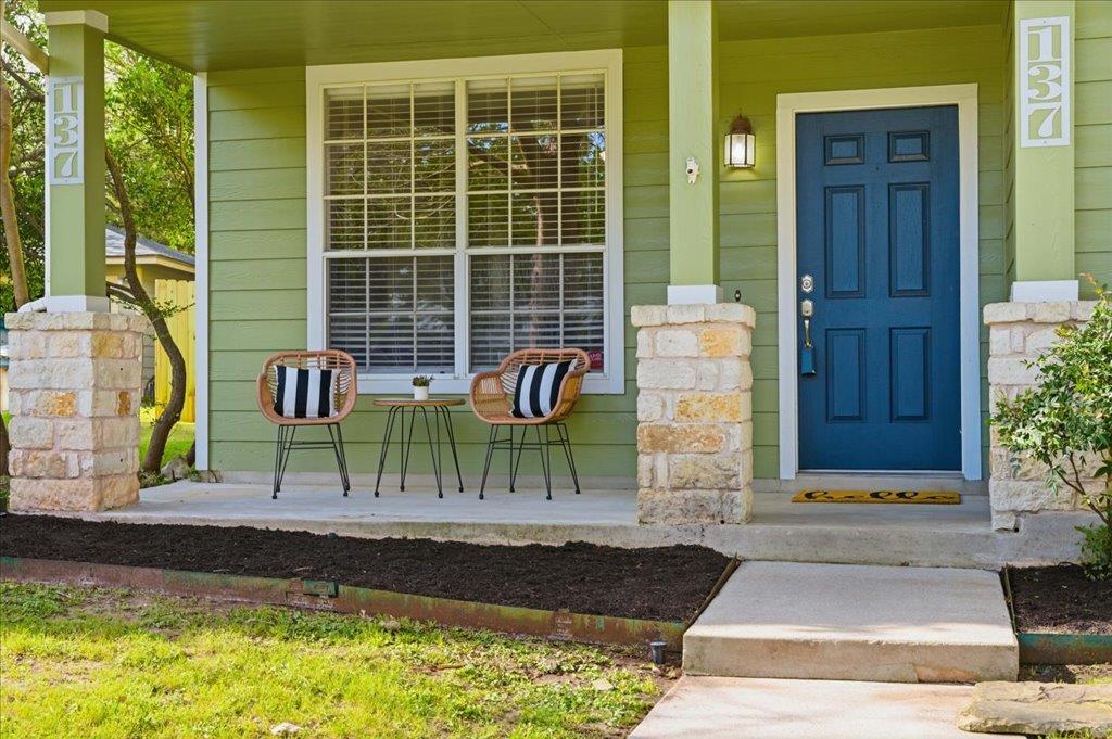 137 Crescent Dr, Buda, TX 78610