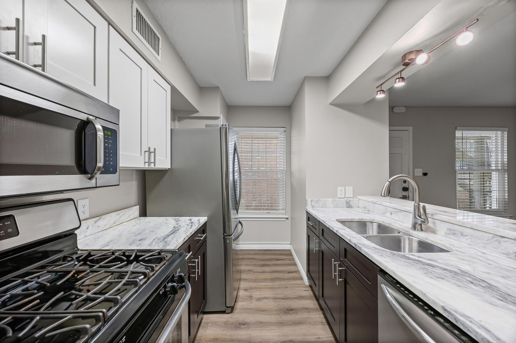 1240 Barton Hills Dr # 105, Austin, TX 78704