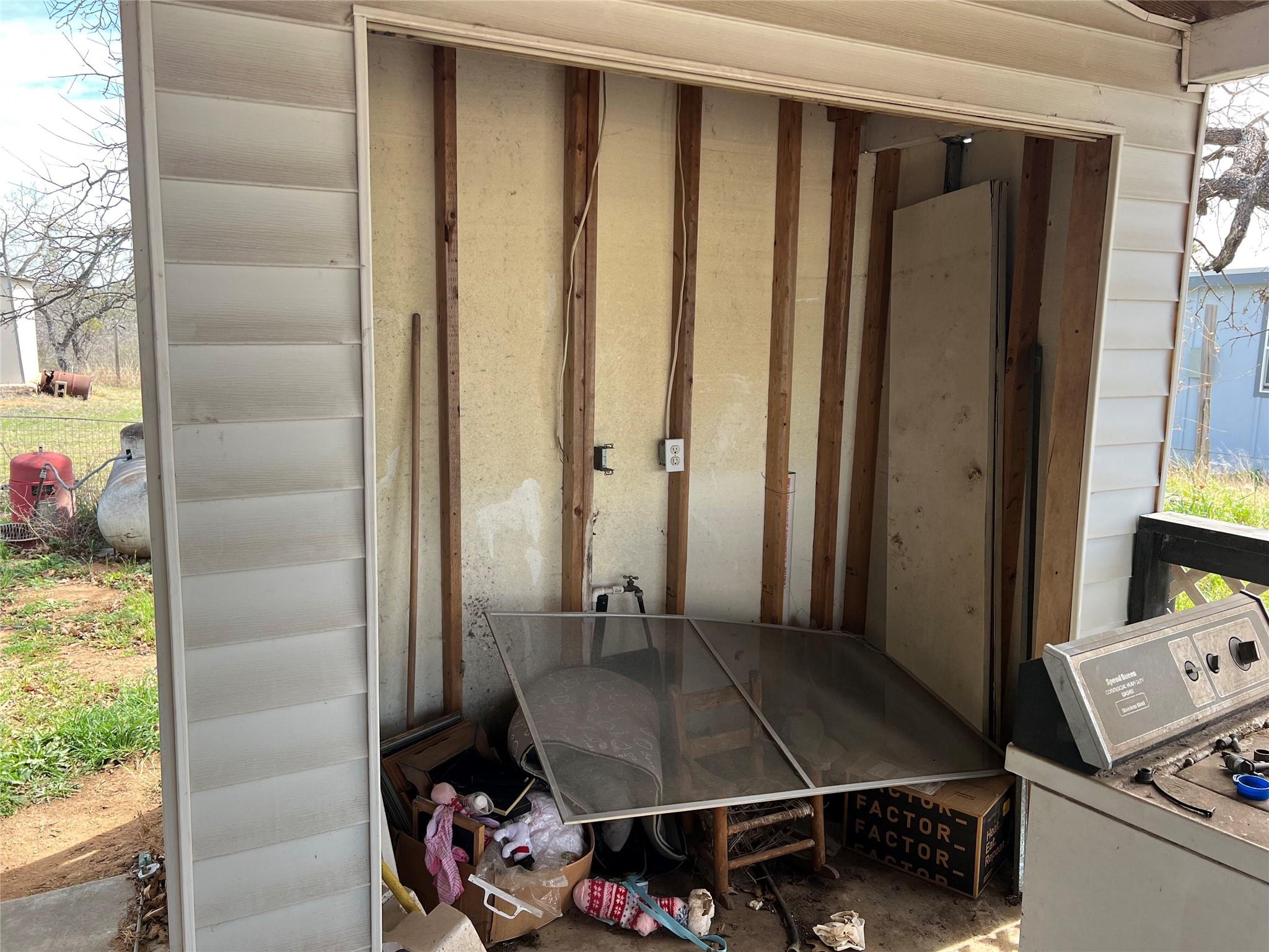 1034 Ranch Road 2545, Kingsland, TX 78639