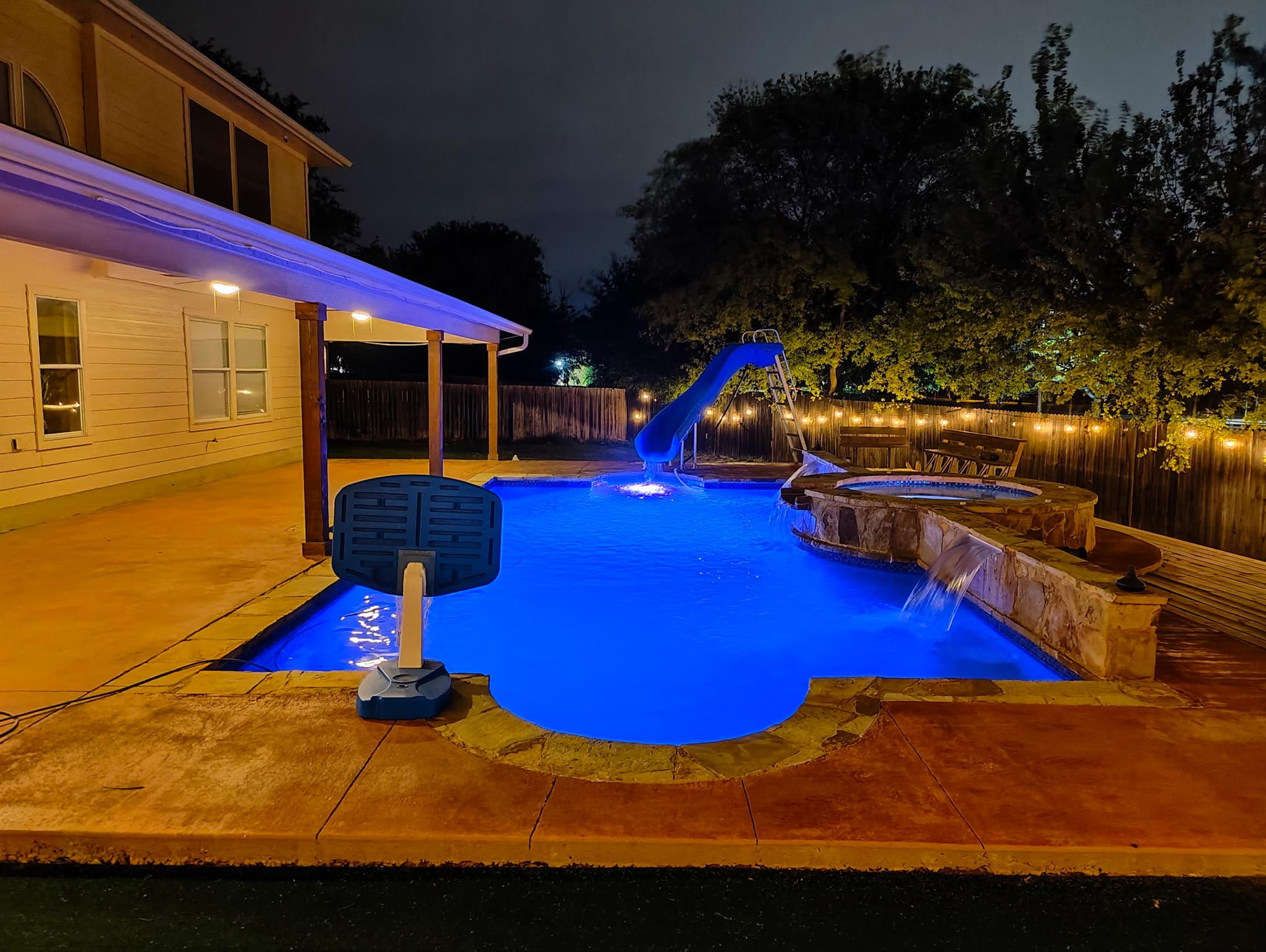 8002 Woodhall Cv, Austin, TX 78717