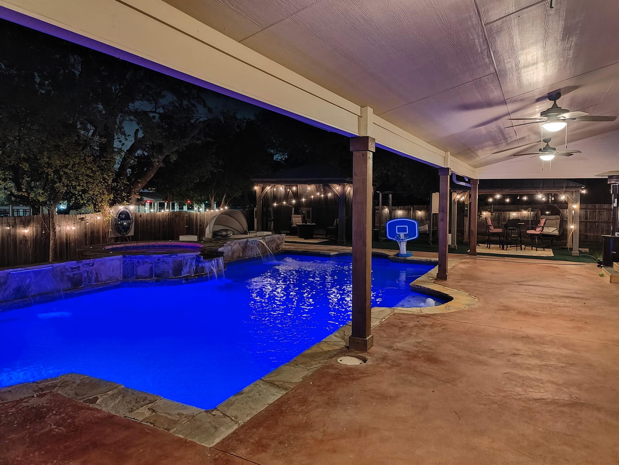 8002 Woodhall Cv, Austin, TX 78717