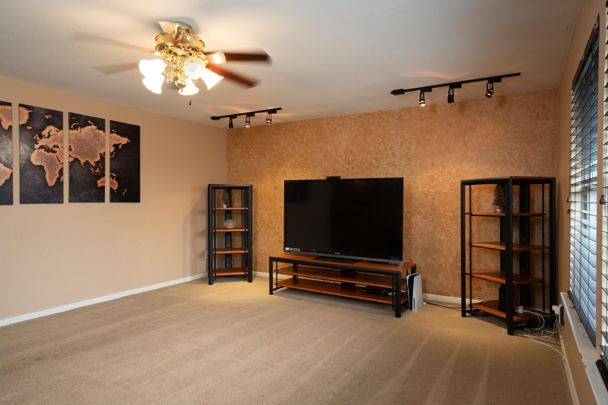 8002 Woodhall Cv, Austin, TX 78717