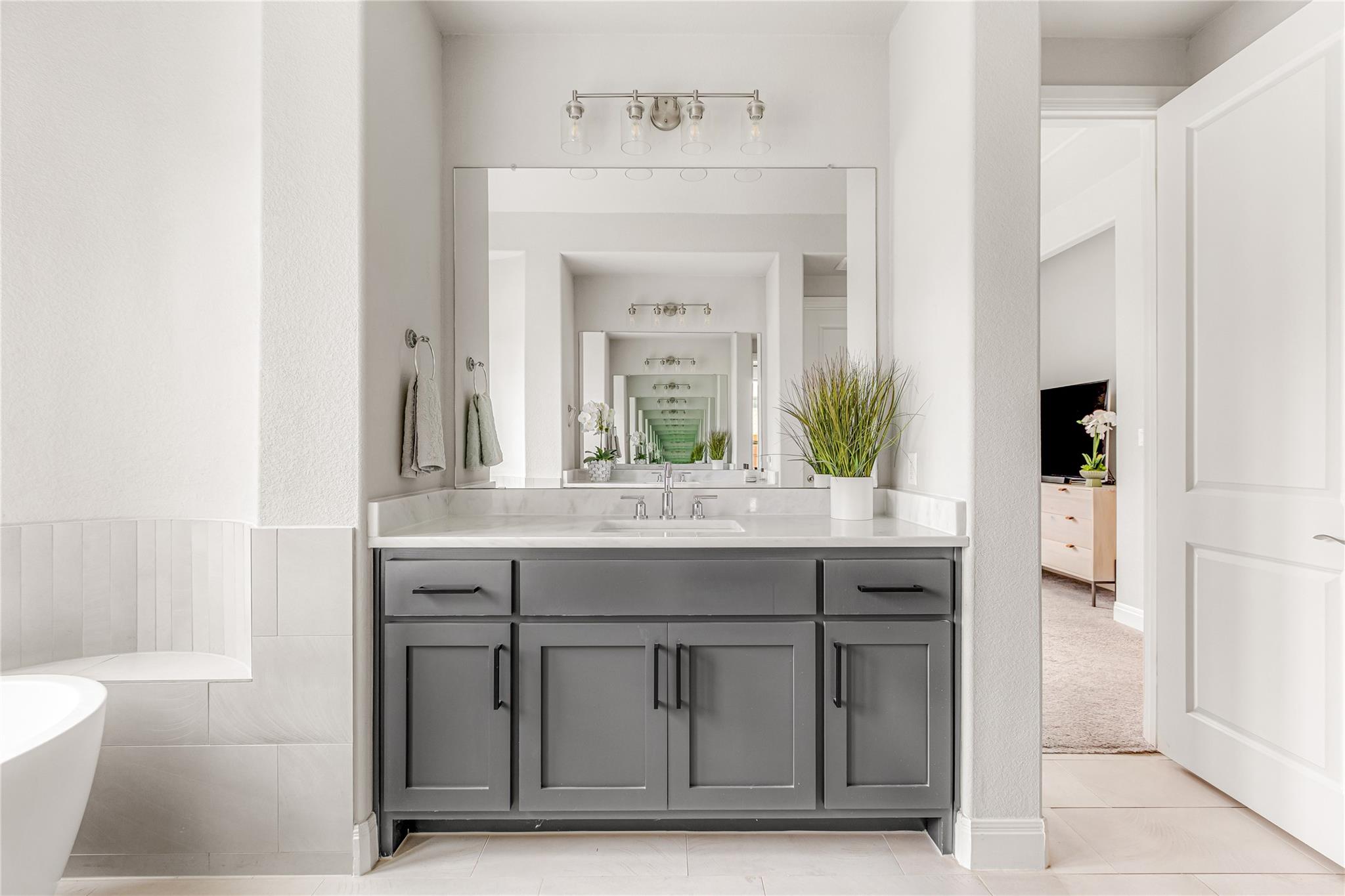 438 Premier Park Loop, Dripping Springs, TX 78620