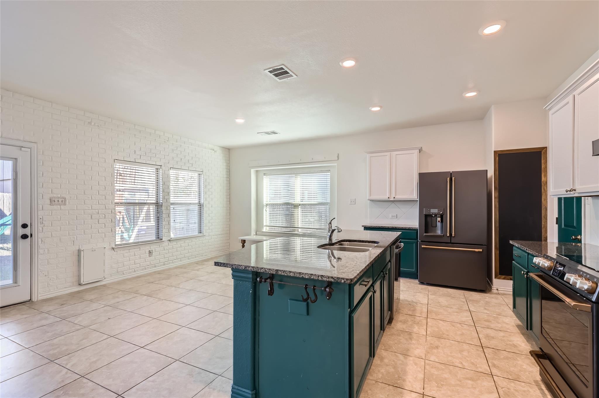 153 Ammonite Ln, Jarrell, TX 76537