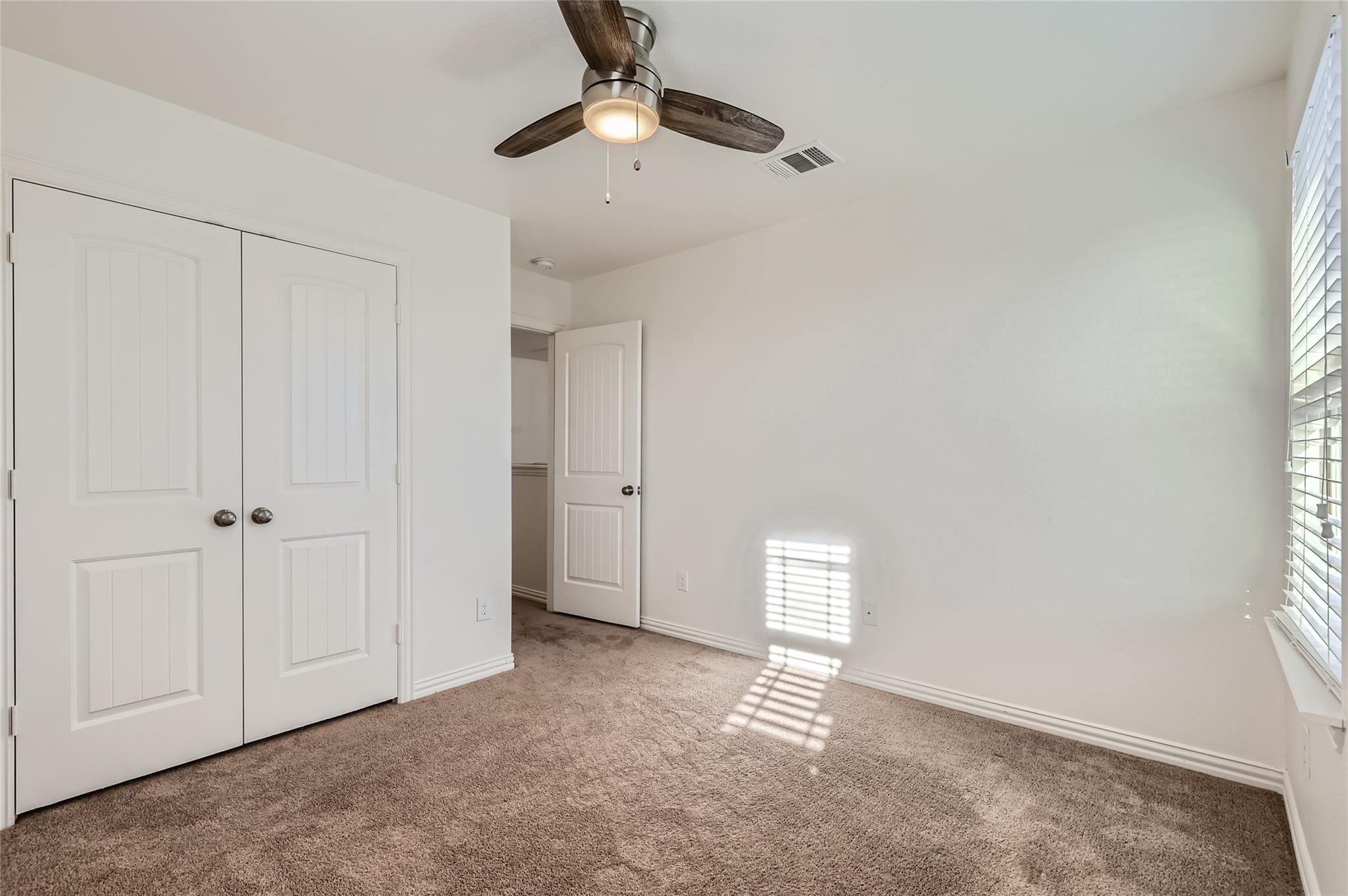 153 Ammonite Ln, Jarrell, TX 76537