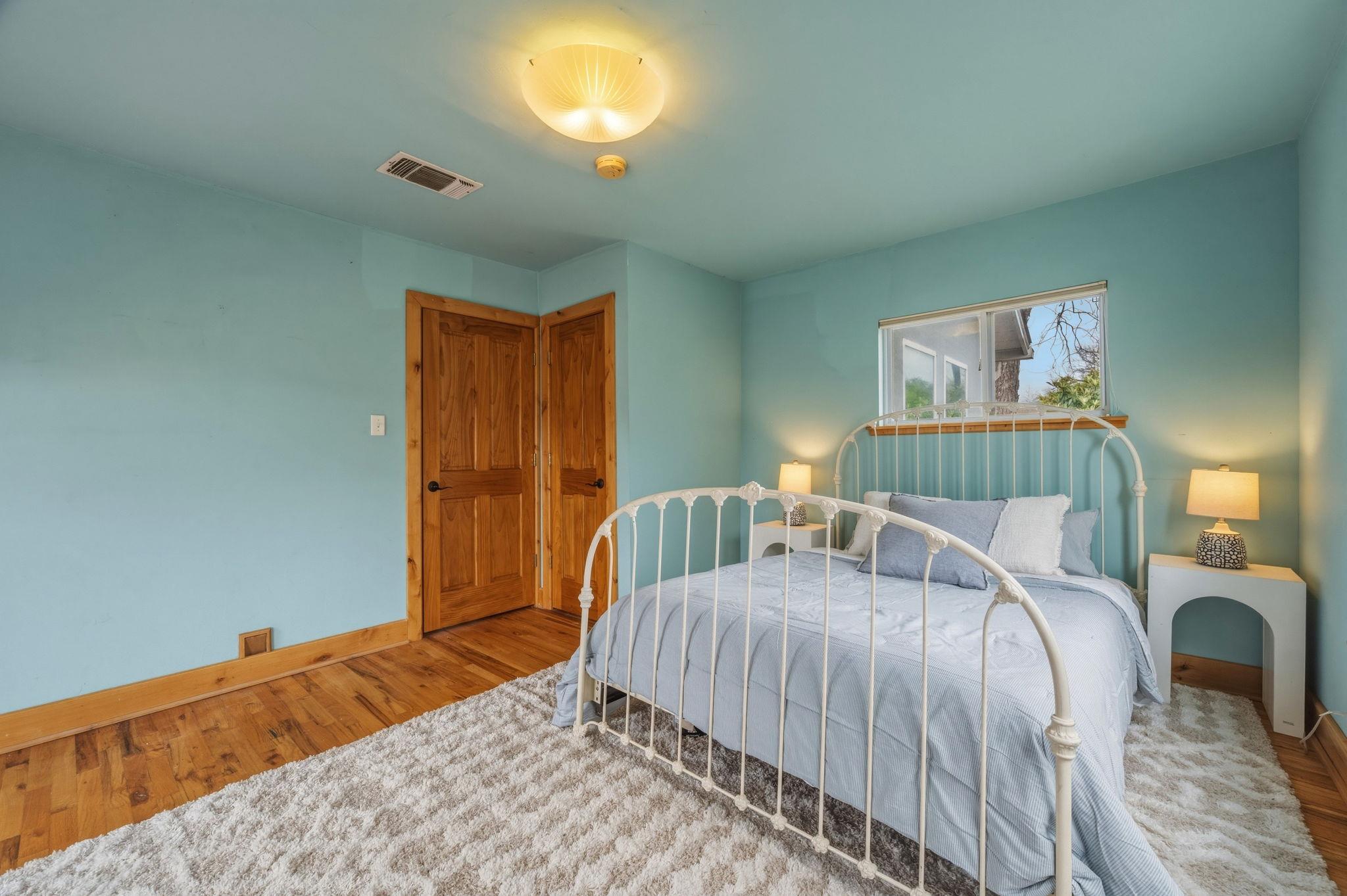 1211 GEORGIAN St, Austin, TX 78756