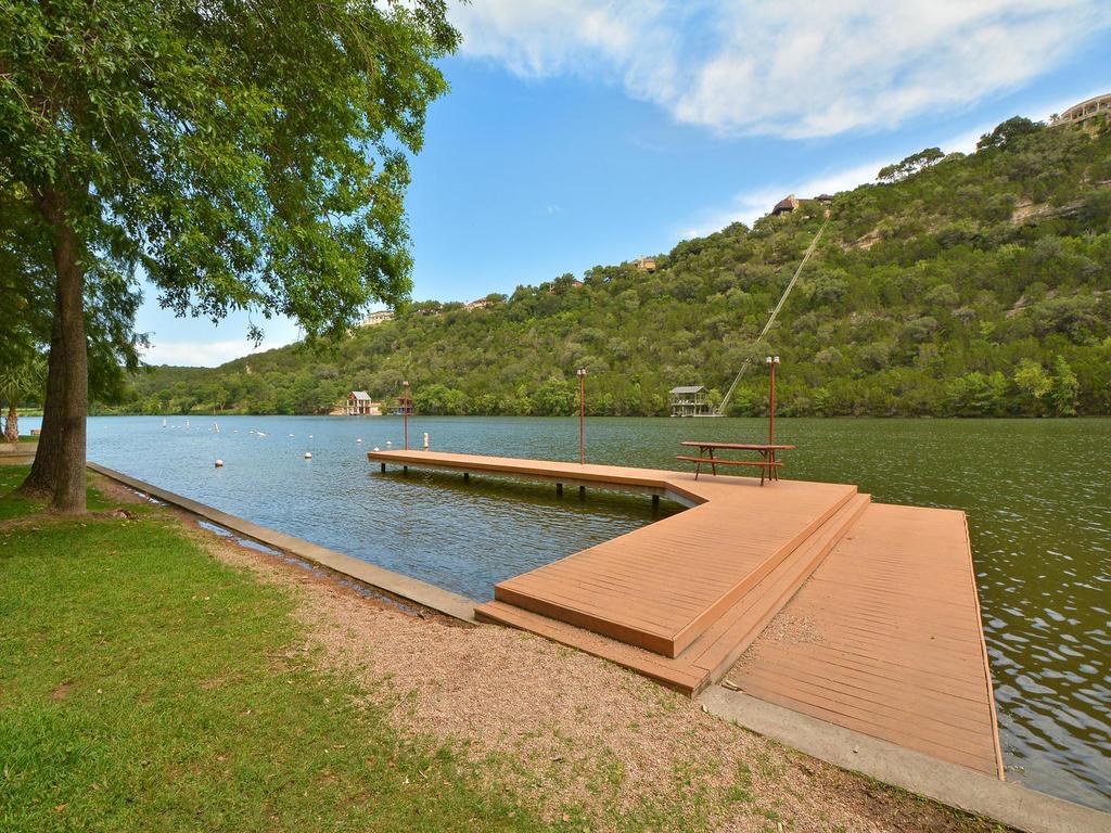 2407 De Soto Dr, Austin, TX 78733