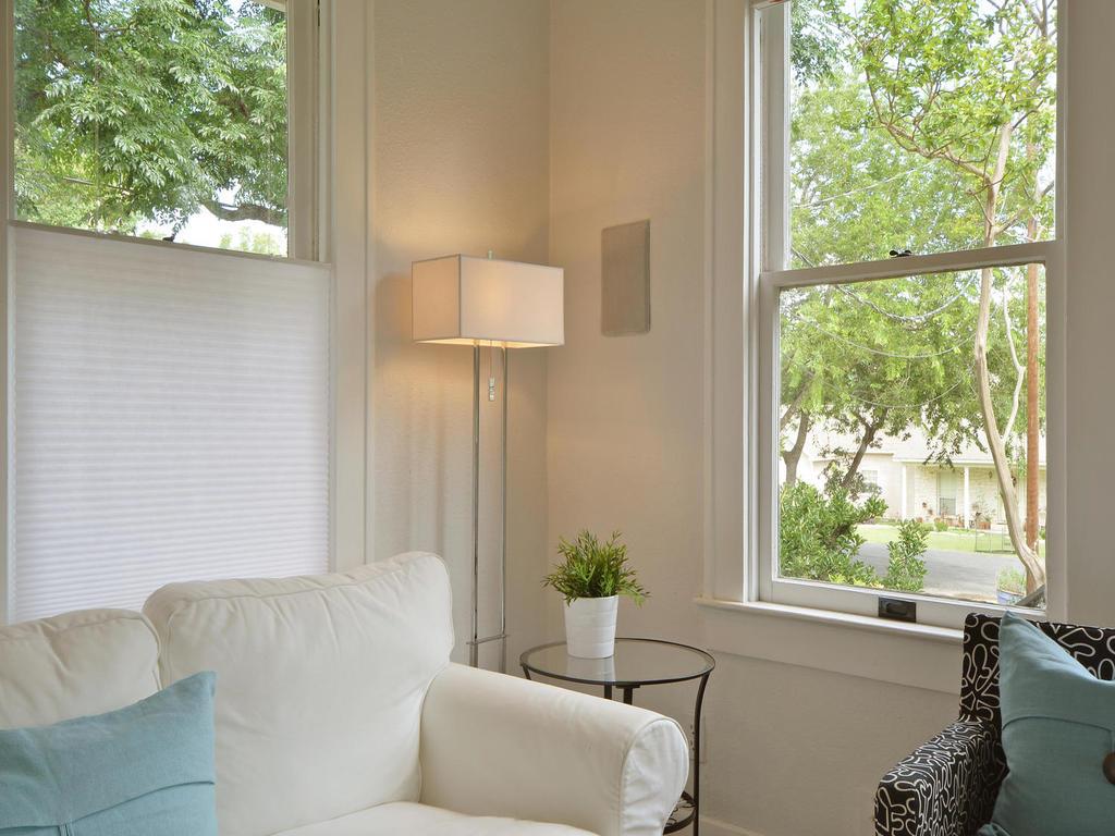 2407 De Soto Dr, Austin, TX 78733