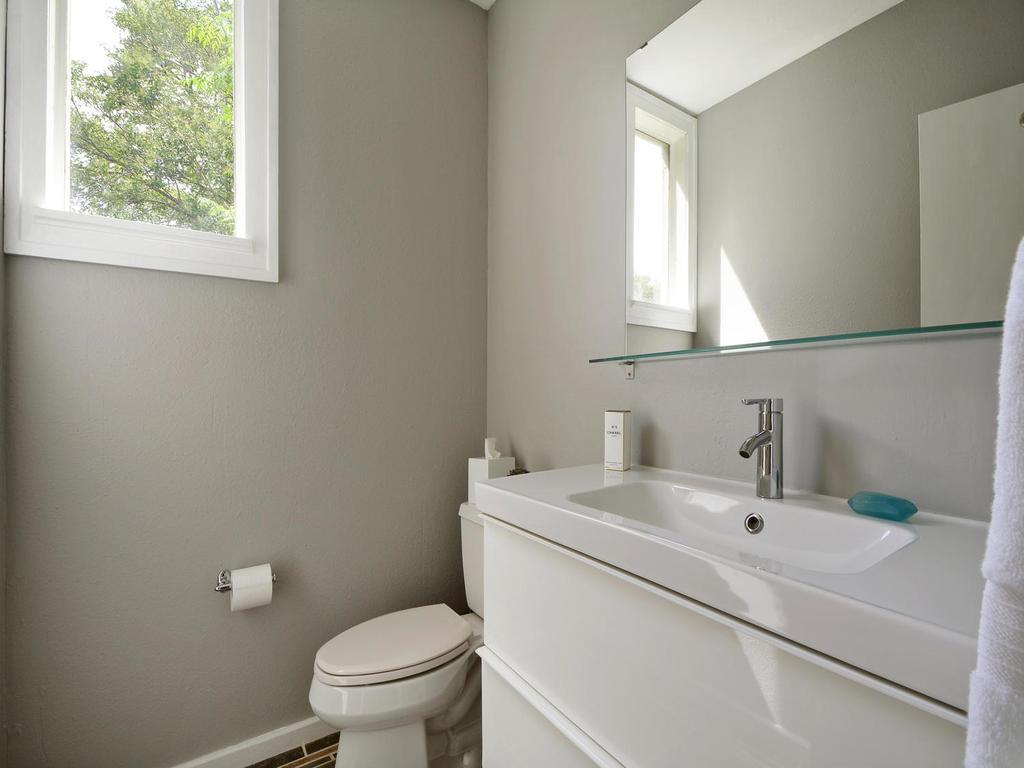 2407 De Soto Dr, Austin, TX 78733