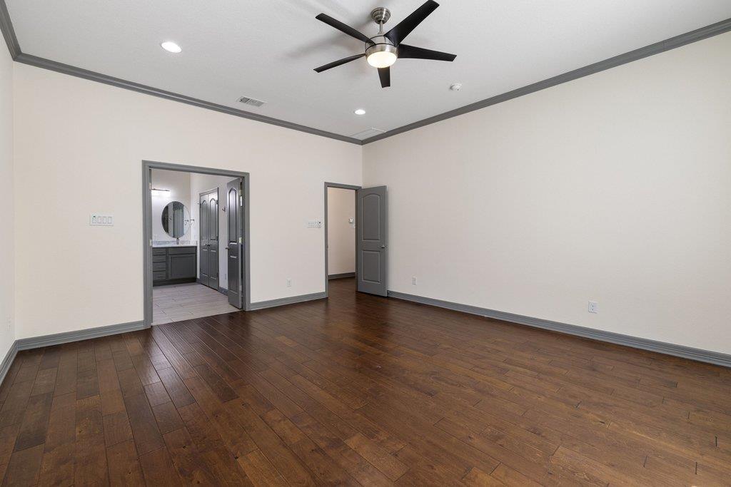 338 Coventry Rd, Spicewood, TX 78669