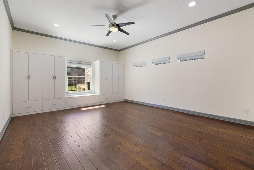 338 Coventry Rd, Spicewood, TX 78669