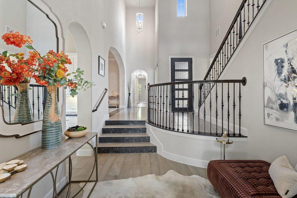 206 Majestic Arroyo Way, Lakeway, TX 78738