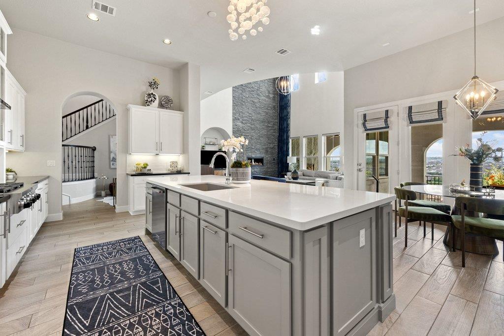 206 Majestic Arroyo Way, Lakeway, TX 78738