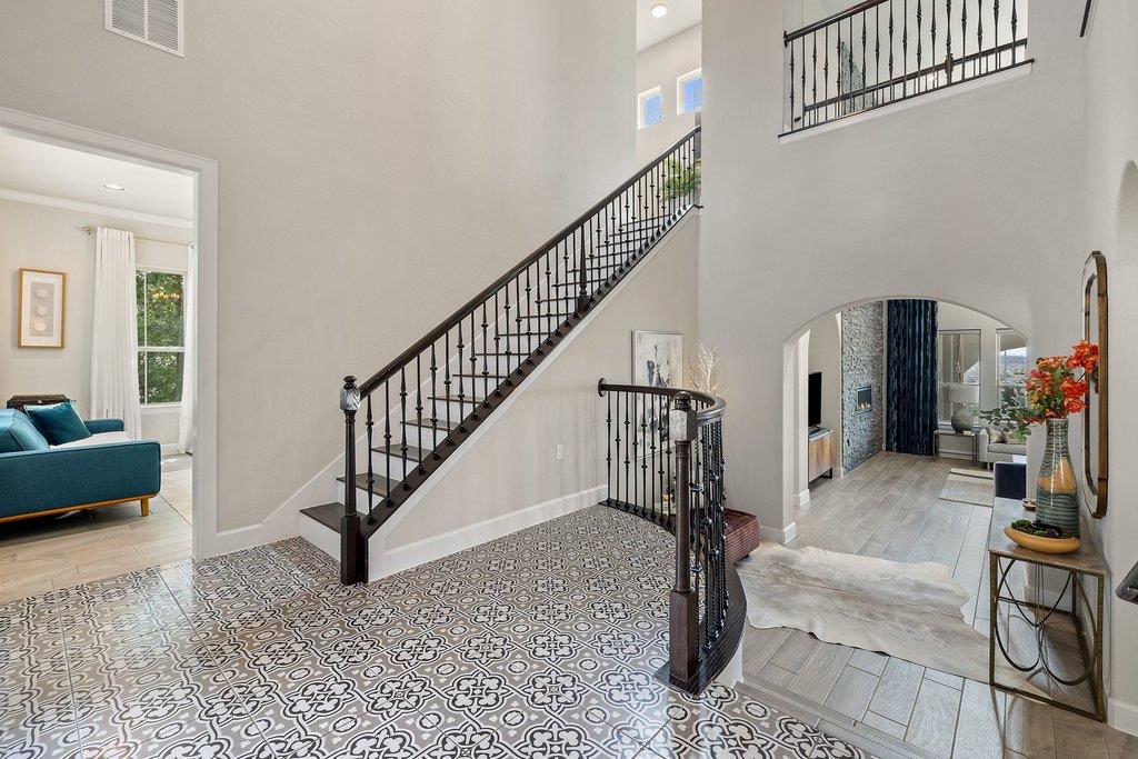 206 Majestic Arroyo Way, Lakeway, TX 78738