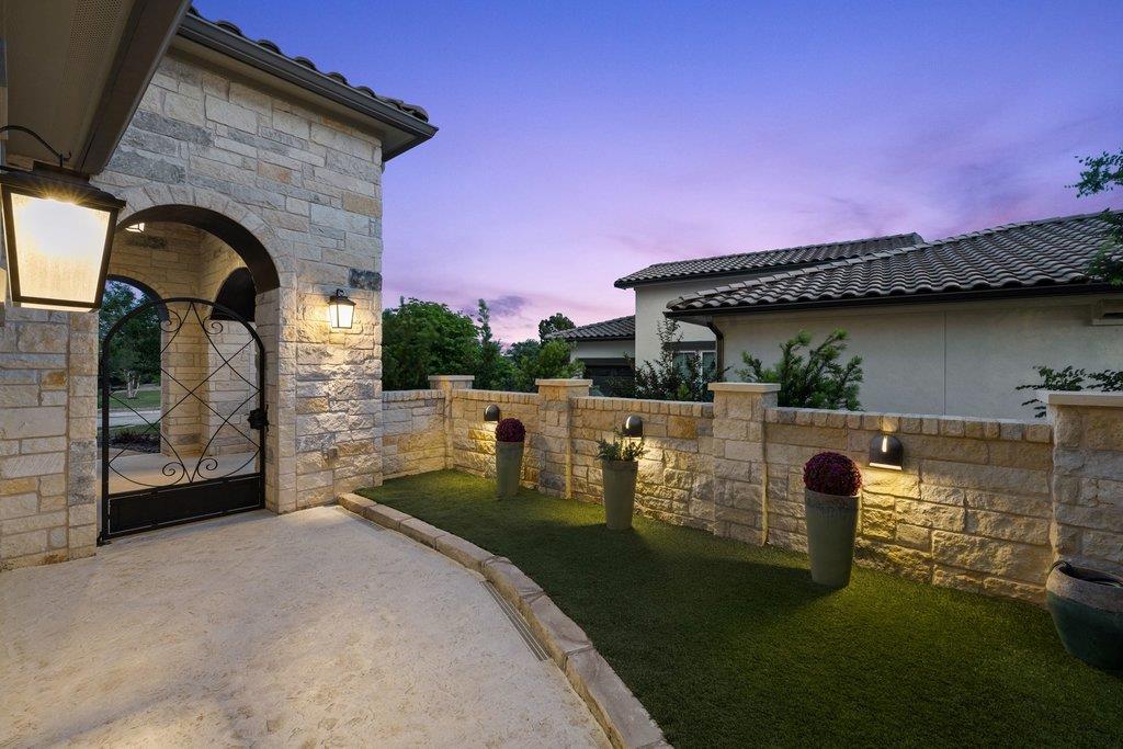 206 Majestic Arroyo Way, Lakeway, TX 78738