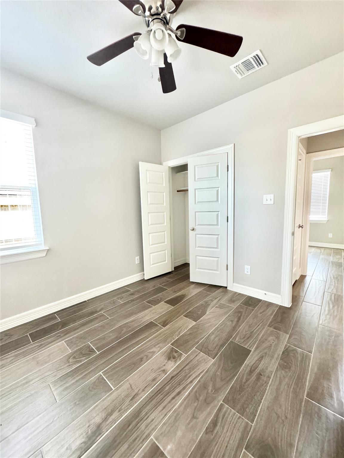 105 Everett Ct # B, Jarrell, TX 76537