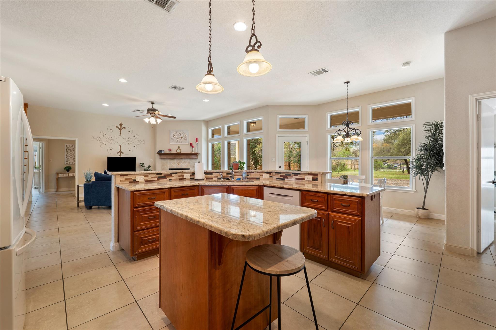 3701 Del Robles Dr, Austin, TX 78727