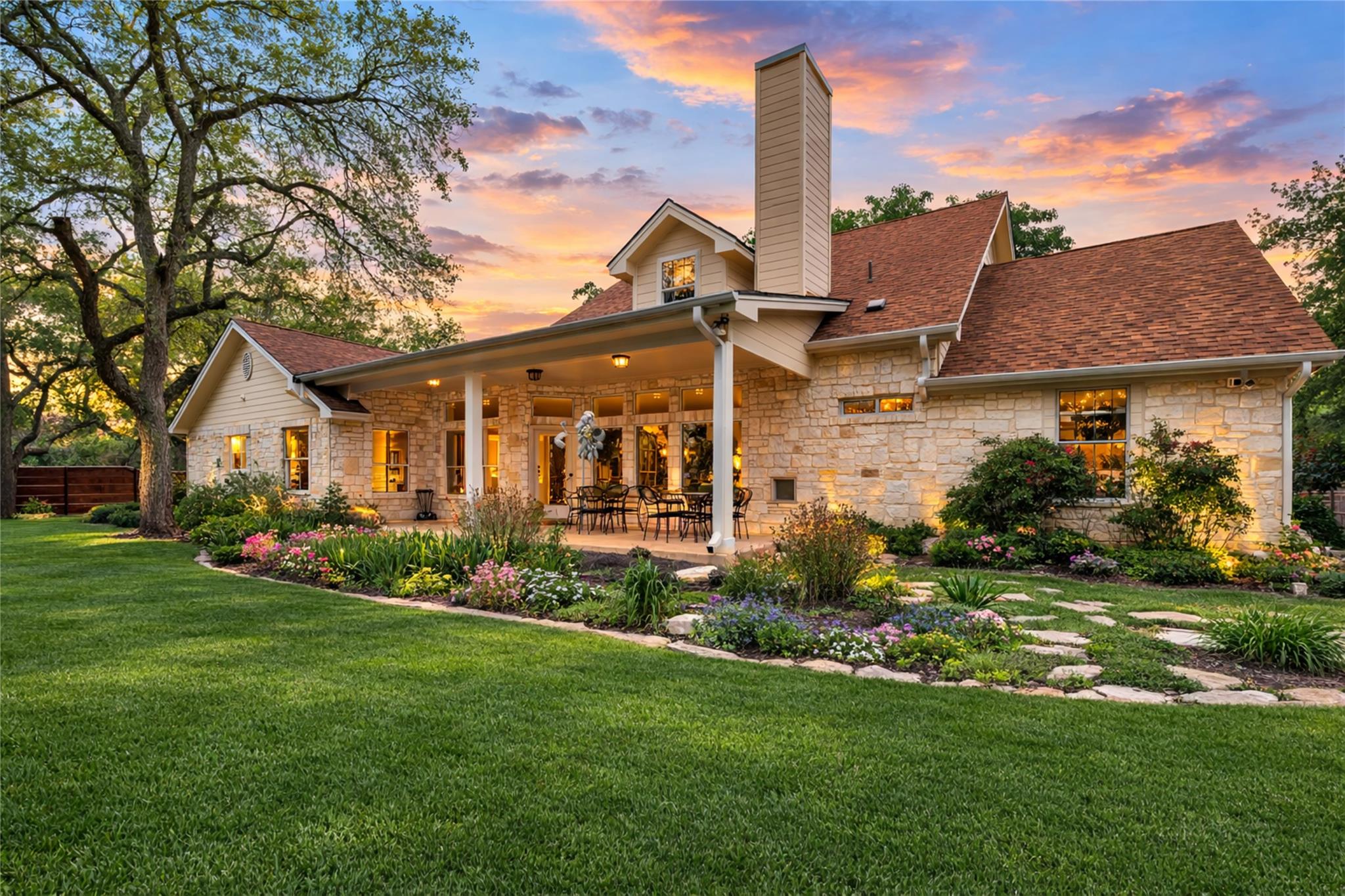 3701 Del Robles Dr, Austin, TX 78727